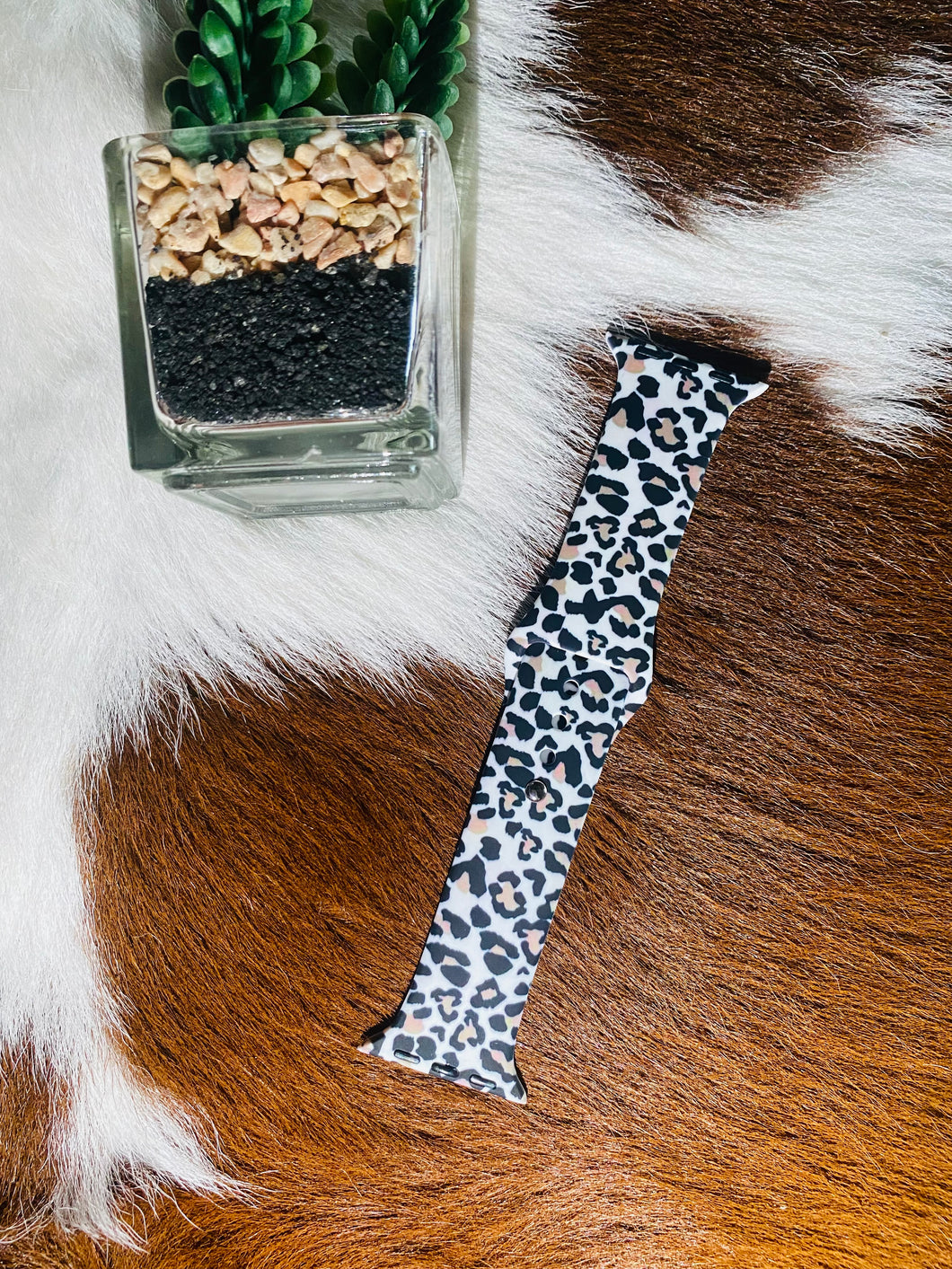 Brown leopard Apple Watch band